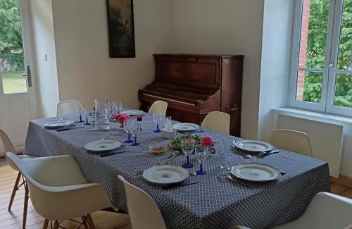 Jaligny-sur-Besbre Casa | Ancienne cure rénovée, charme et confort modernes - FR-1-489-459