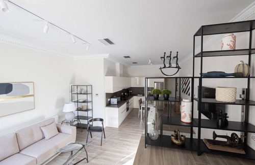 Plaka Apartamento | Ancient Athens Great Apt Home Office w Acropolis View