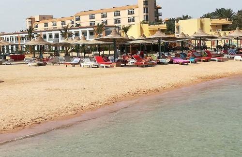 Al Mamsha El Seyahi Chalet De Esquí | Andalucía Blue Beach Hurghada شالية ايجار الغردقة