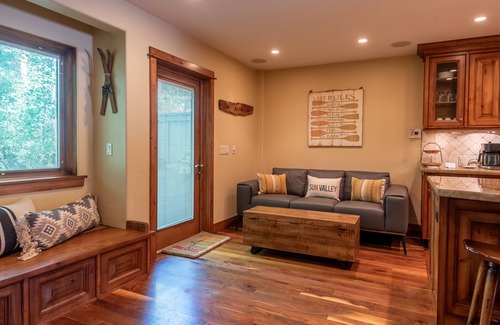 Ketchum Condominio | Andora Villa Condo 108 - Spacious Modernized Condo, Walk to Restaurants