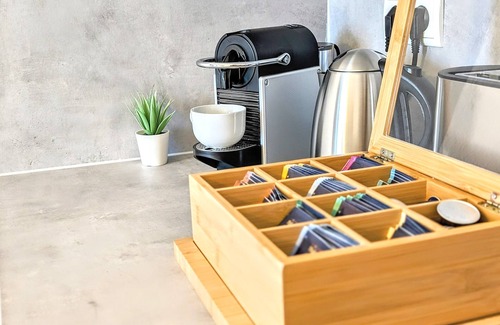 Kaiserslautern Apartamento | ANDRISS: Study & Work Apartment - WIFI - Kitchen