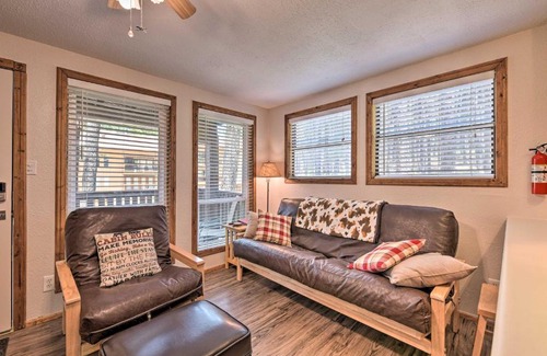 Angel Fire Apartamento | Angel Fire Mountainside Condo Less Than half Mi to Slopes