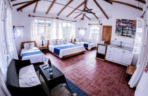 Bahía de la Academia Hotel | Angermeyer Waterfront Inn
