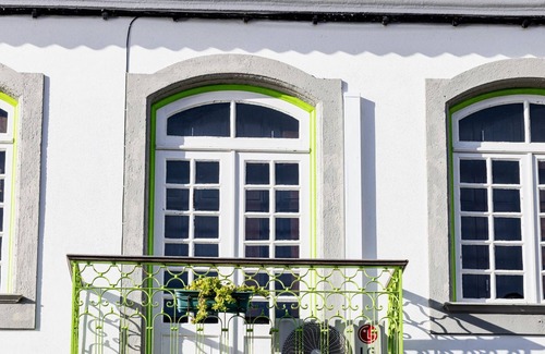 Angra do Heroismo Apartamento | Angra Bay in Angra do Hero smo