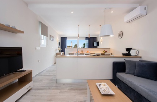 Perama Casa | Anita Village