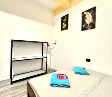 Busuanga Casa | Ann and Mike Guest House, Bar & Restaurant