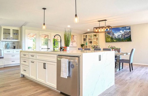 Santa Rosa Casa | Annadel House Retreat- Stunning Wine Country Luxe!