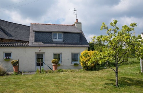 Saint-Clet Casa | Annick - ST Clet - Gîte