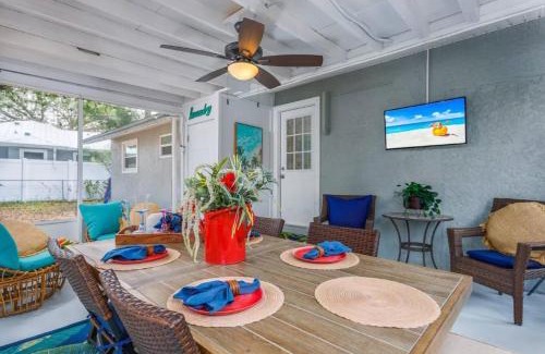 Arlington Park Casa | Annie's Escape - 5 mins to Downtown - HotTub