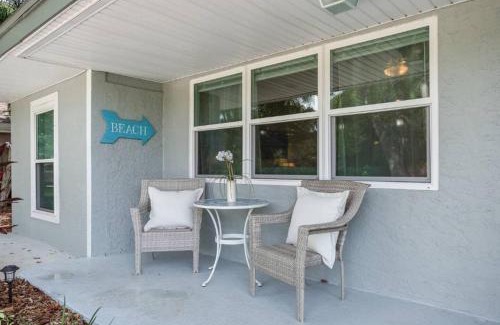 Arlington Park Casa | Annie's Escape - 5 mins to Downtown - HotTub
