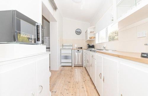 Orange Casa | Anson Cottage - 1900s CBD Home, Private & Practical