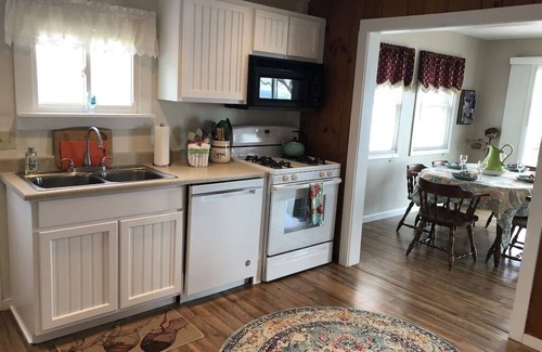 Town of Torrey Casa | Waterfront romántico con bañera de hidromasaje en Wine Trail acepta mascotas