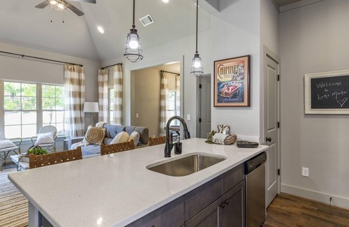 Tallassee Casa | Anthony's Lake Haven, 3Br/2Ba Kowaliga Cabin with Lake and Pool Access
