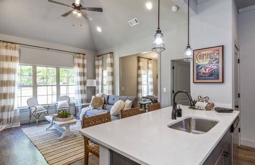 Tallassee Casa | Anthony's Lake Haven, 3Br/2Ba Kowaliga Cabin with Lake and Pool Access