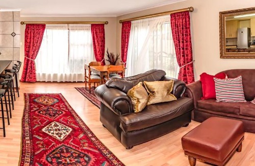 George Casa | Antiqua Cottage