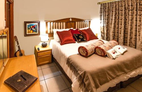 George Casa | Antiqua Cottage