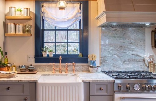 West Barnstable Casa | Antique Cape Cod Home in W. Barnstable