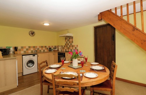 Blakeney Cabaña | ANVIL COTTAGE, pet friendly, character holiday cottage in Blakeney