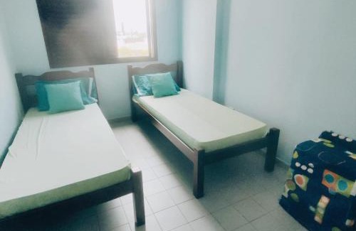 Vila Anhanguera Apartamento | Ap beira-mar com wi-fi e garagem