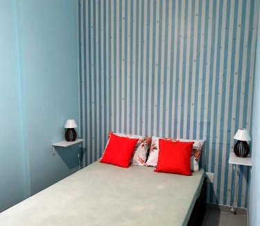 Vila Anhanguera Apartamento | Ap beira-mar com wi-fi e garagem