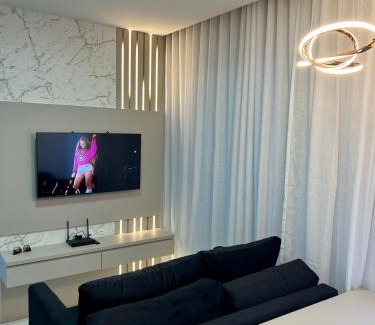 Centro Apartamento | Ap compacto completo a 900m da Oktoberfest com Piscina, academia, Wi-Fi, ar condicionado e garagem privativa