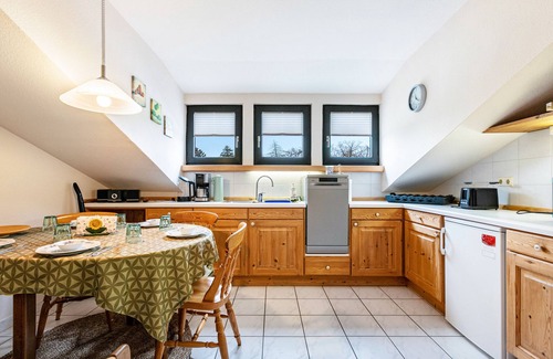 Friedrich-Wilhelm-Luebke-Koog Apartamento | Apartment 'Ferienwohnung Möwe' with Shared Garden and Wi-Fi