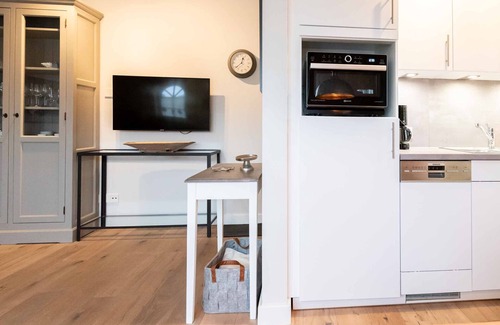 Wenningstedt-Braderup Apartamento | Apartment in Haus Strandgut with 3 rooms on approx. 83 m², for max. 4 persons.
