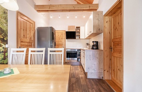 Augustusburg Apartamento | Apartamento 'Blockhaus - Ferienwohnung Sunset' con jardín compartido, balcón y Wi-Fi