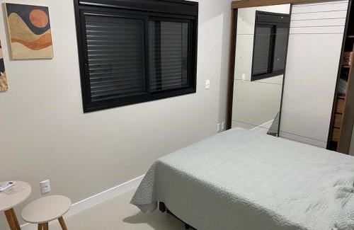Governador Celso Ramos Apartamento | Apartamento com piscina a 100 metros da praia