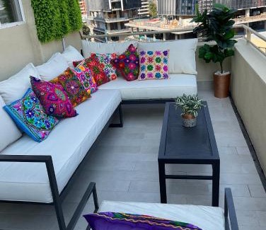 Santiago Apartamento | Apartament Condo Amueblado, ENCOMENDEROS 200 El Golf, Las Condes Santiago con vista al Costanera Center