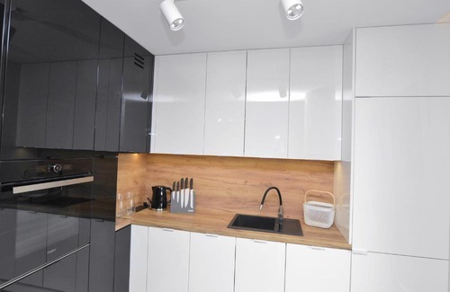 Gliwice Apartamento | APARTAMENT KRÓLOWEJ BONY- z garażem Centrum Gliwic