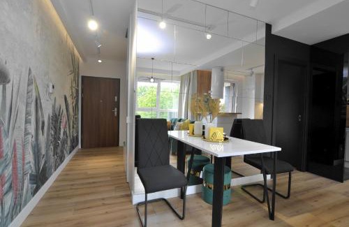 Gliwice Apartamento | APARTAMENT KRÓLOWEJ BONY- z garażem Centrum Gliwic