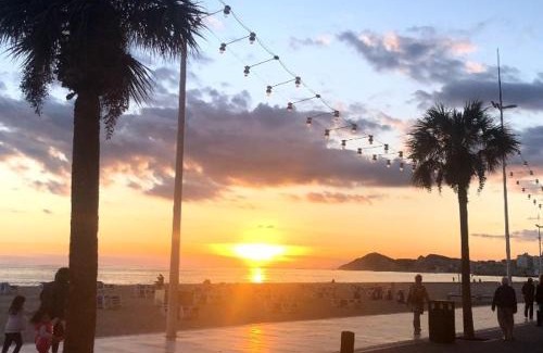 Rincon de Loix Apartamento | Apartament piscis en Benidorm, 1 min playa levante, Wi-Fi, AC y parking