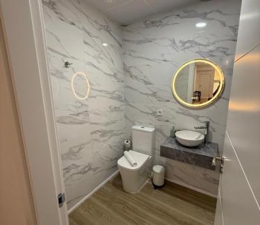 Los Tilos Apartamento | Apartamento a 2 min caminando de la estación de Bus y Tren María Zambrano