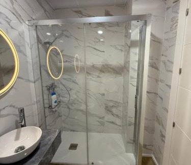 Los Tilos Apartamento | Apartamento a 2 min caminando de la estación de Bus y Tren María Zambrano