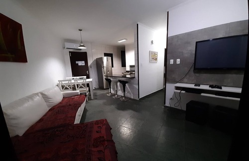 Vila Clais Apartamento | Apartamento com Piscina a uma Quadra da Praia
