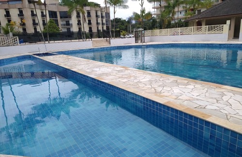 Vila Clais Apartamento | Apartamento com Piscina a uma Quadra da Praia