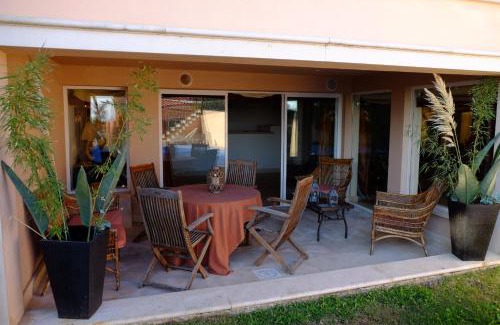 Linda-a-Velha Apartamento | Apartamento com Piscina