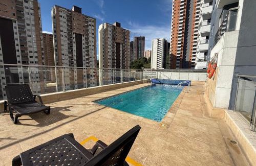 Sabaneta Apartamento | Apartamento con vista a la montaña, piscina y gym