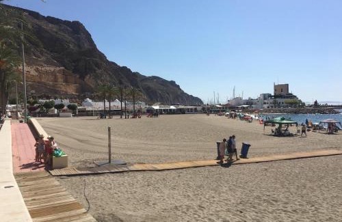 Aguadulce Apartamento | APARTAMENTO CON VISTAS AL MAR. PRIMERA LINEA DE PLAYA.