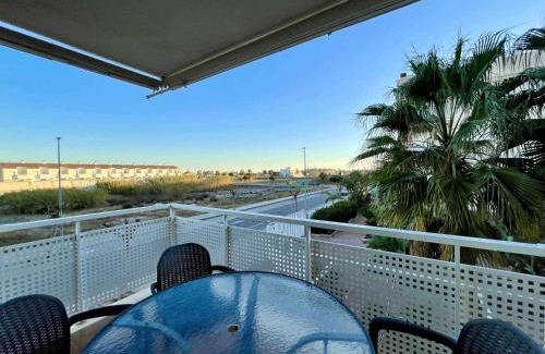 Playa de Almarda Apartamento | Apartamento con vistas al mar piscina padel