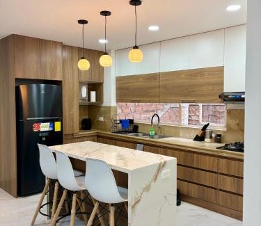 Loja Apartamento | Apartamento de lujo a pocos minutos del centro