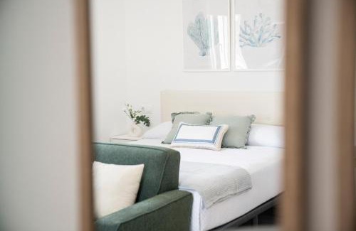 Rincón de la Victoria Apartamento | Apartamentos Marina Playa en 1º línea junto al mar