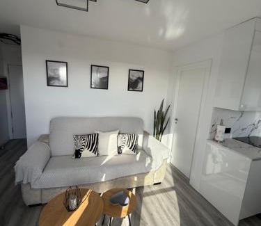 Torrox Costa Apartamento | Apartamento Florkin vacacional acogedor recién reformado con vistas al mar