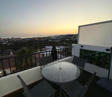 Torrox Costa Apartamento | Apartamento Florkin vacacional acogedor recién reformado con vistas al mar