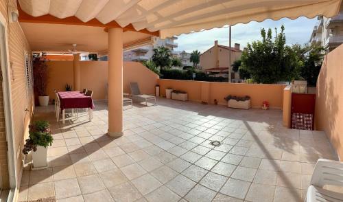 Canet de Berenguer Apartamento | Apartamento Nuevo con Gran Terraza y Wifi en Canet