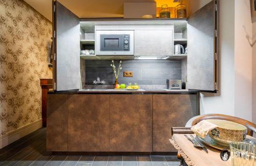 Moscardo Apartamento | Apartamento Opium Den by Justine Apartments Apartamento turístico en Madrid Río