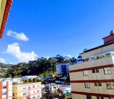 Teresopolis Apartamento | Apartamento próximo a avenida, localizado no 3 pavimento em prédio sem elevador, não cobramos taxa extra