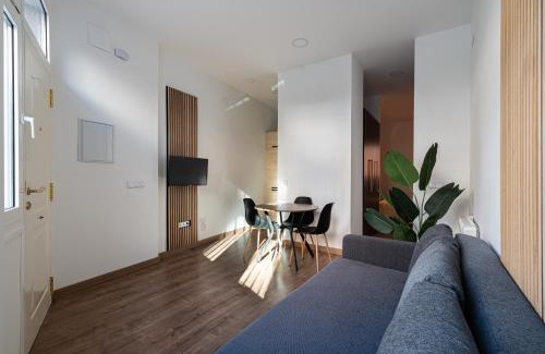 Almenara Apartamento | Apartamento Premium Plaza Castilla WiFi Rápido Torres KIO