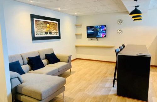 El Tambo Apartamento | Apartamentos WANCA SUITES para 4, 5 y 6 huéspedes cochera muy cerca al Centro